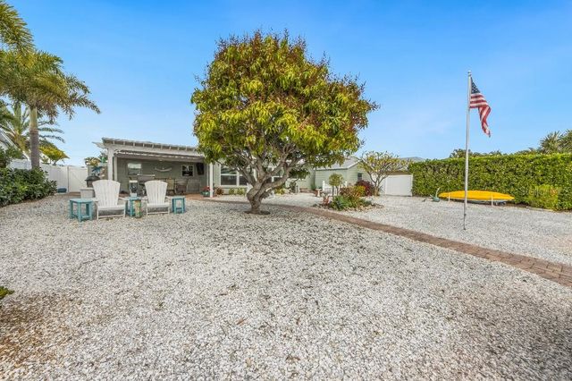 529 67TH STREET, Holmes Beach, FL 34217