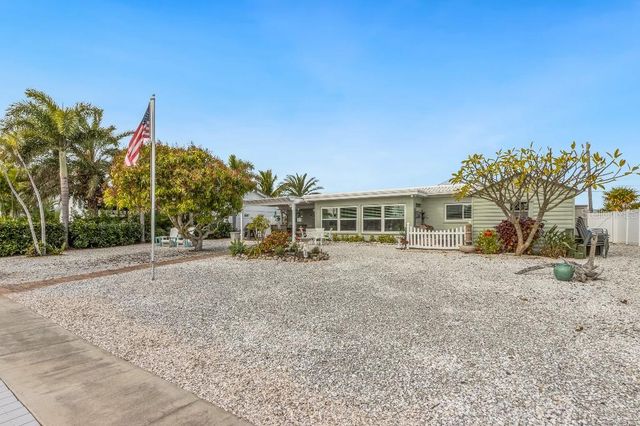 529 67TH STREET, Holmes Beach, FL 34217