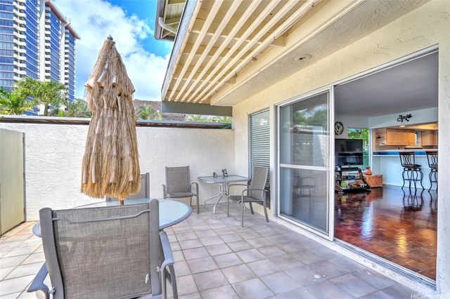 215 Kawaihae Street F1, Honolulu, HI 96825