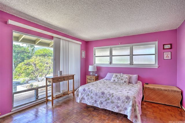 215 Kawaihae Street F1, Honolulu, HI 96825