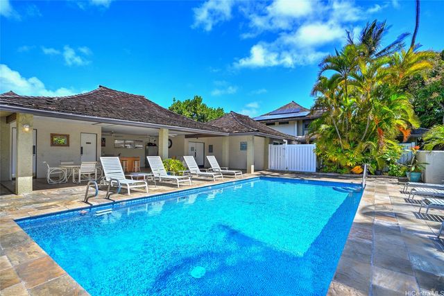 215 Kawaihae Street F1, Honolulu, HI 96825