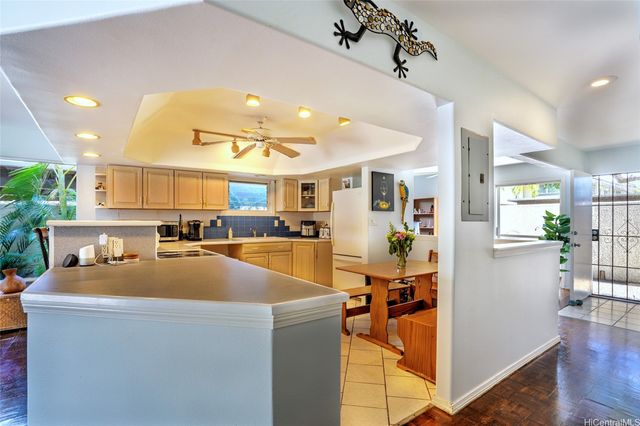 215 Kawaihae Street F1, Honolulu, HI 96825