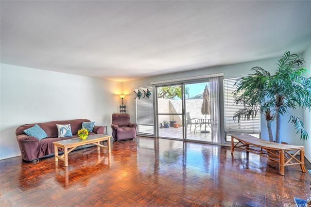 215 Kawaihae Street F1, Honolulu, HI 96825