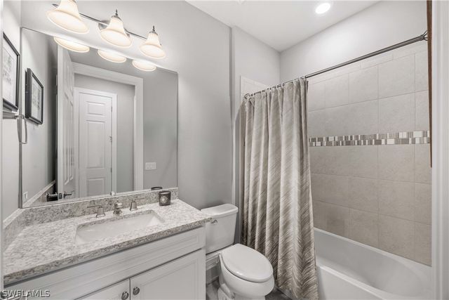 7658 Jacaranda LN, Naples, FL 34114