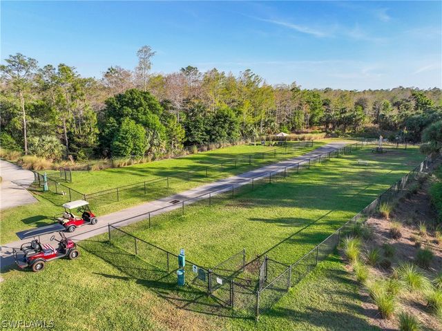 7658 Jacaranda LN, Naples, FL 34114