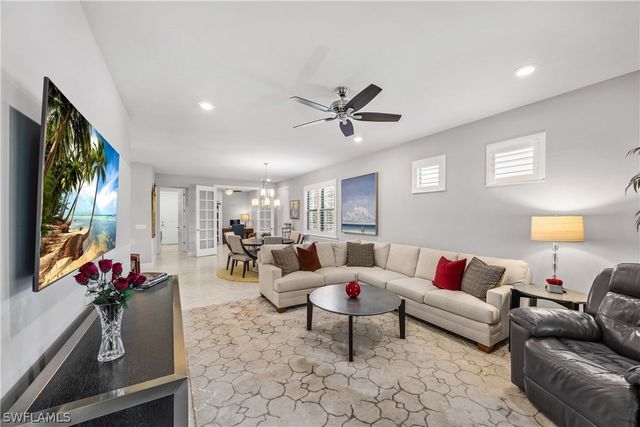 7658 Jacaranda LN, Naples, FL 34114