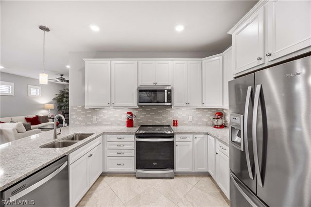 7658 Jacaranda LN, Naples, FL 34114