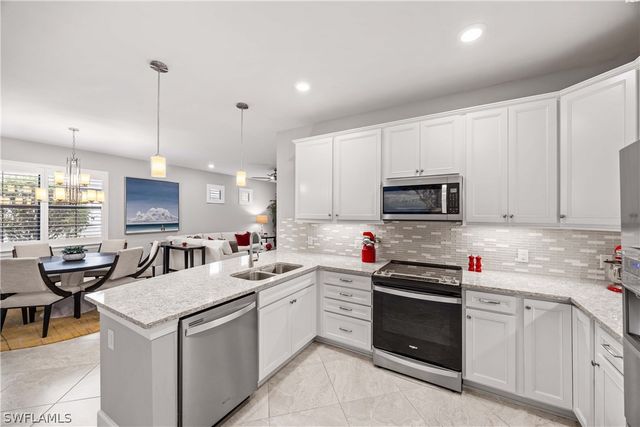 7658 Jacaranda LN, Naples, FL 34114