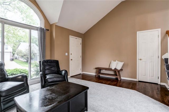 21513 W 52nd Street, Shawnee, KS 66226