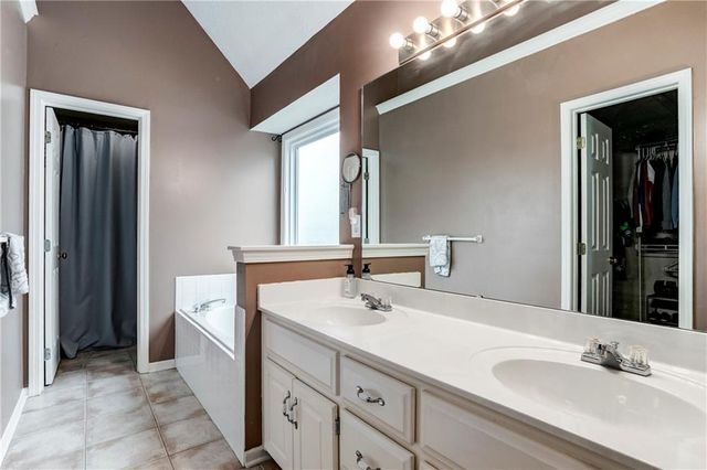21513 W 52nd Street, Shawnee, KS 66226