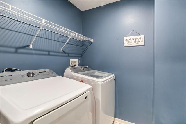 21513 W 52nd Street, Shawnee, KS 66226