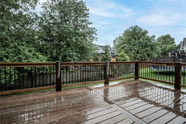 21513 W 52nd Street, Shawnee, KS 66226