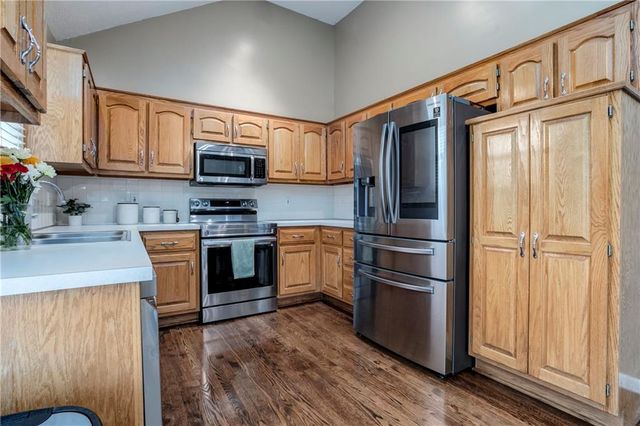21513 W 52nd Street, Shawnee, KS 66226