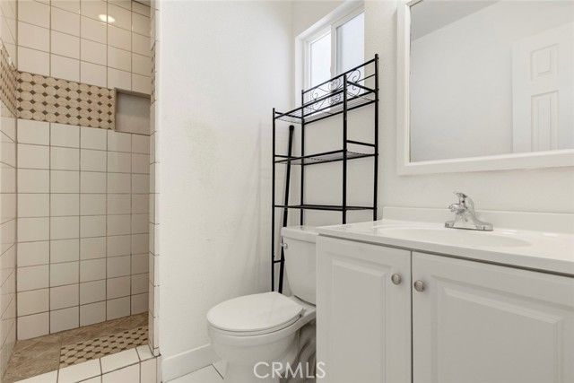 8852 Morehart Avenue, Sun Valley (los Angeles), CA 91352