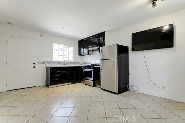 8852 Morehart Avenue, Sun Valley (los Angeles), CA 91352