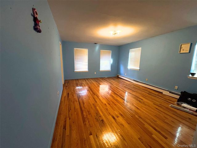 21 Cary Road, Great Neck, NY 11021