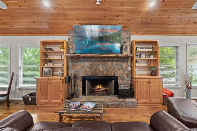 255 Horseshoe Bend Drive, Westminster, SC 29693