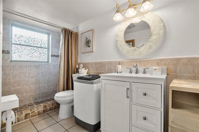 4851 NW 21st St 107, Lauderhill, FL 33313