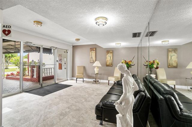 4851 NW 21st St 107, Lauderhill, FL 33313