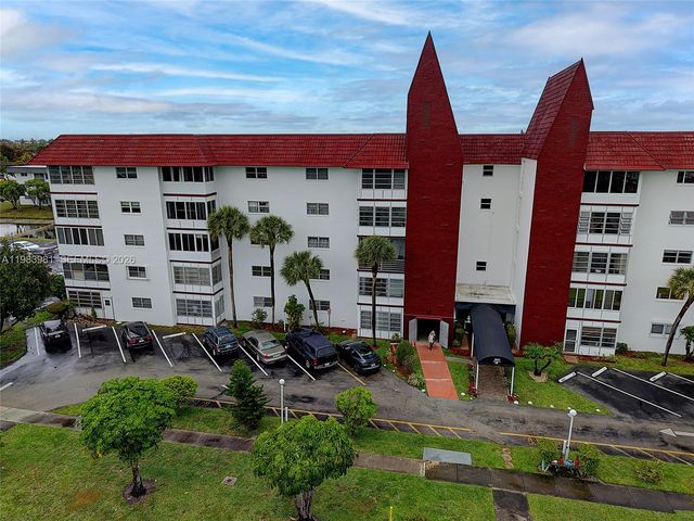 4851 NW 21st St 107, Lauderhill, FL 33313