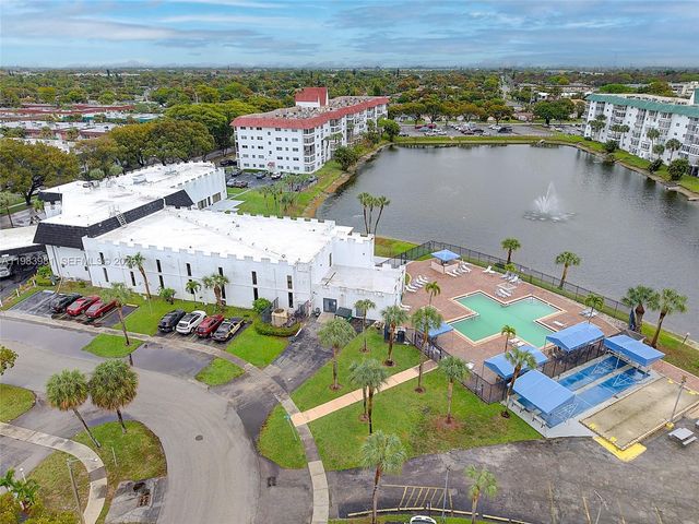 4851 NW 21st St 107, Lauderhill, FL 33313