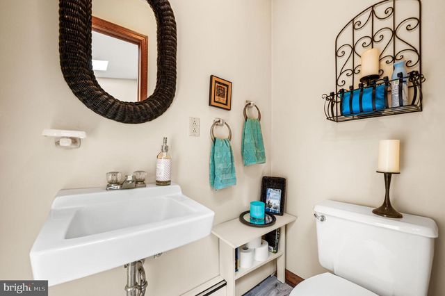 314 WALNUT HILL LN, Havertown, PA 19083