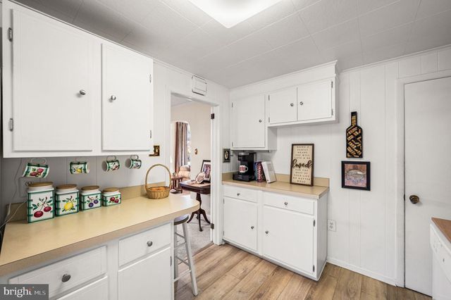 314 WALNUT HILL LN, Havertown, PA 19083