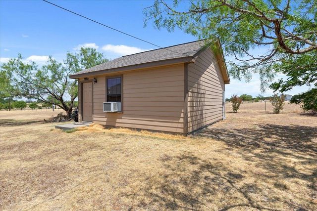 1325 County Road 269, Oglesby, TX 76561