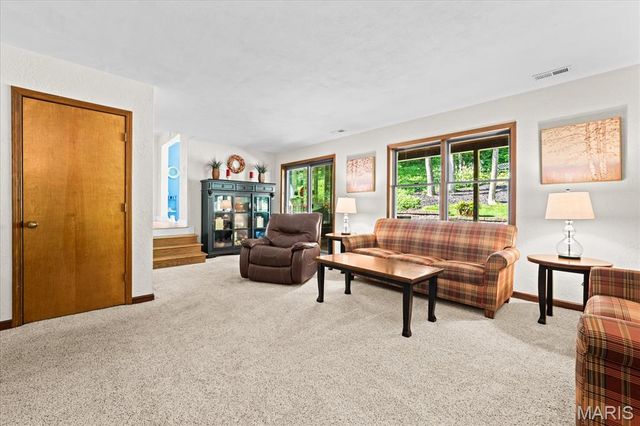 25 Forest Gate Drive, Belleville, IL 62220