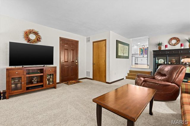 25 Forest Gate Drive, Belleville, IL 62220