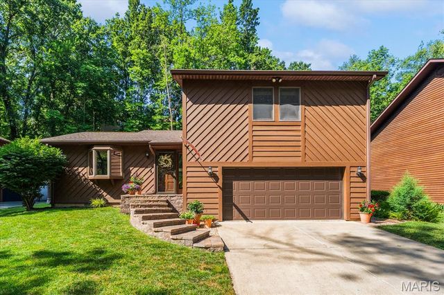 25 Forest Gate Drive, Belleville, IL 62220