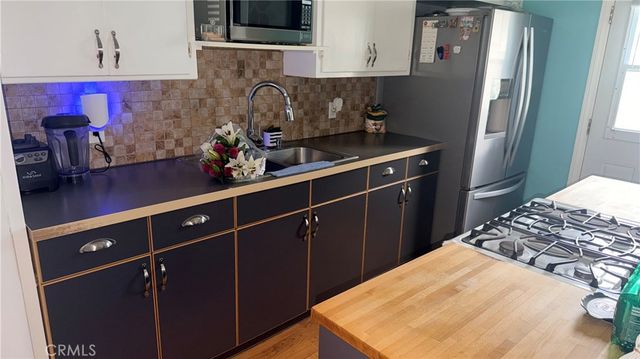 838 Sycamore Court, Upland, CA 91786