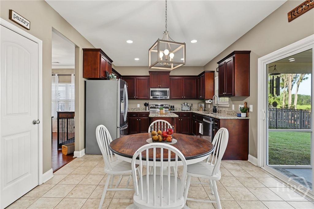Image 20 of property listing at 300 Mosswood Drive, Savannah, GA 31405