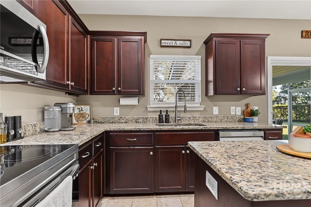 Image 25 of property listing at 300 Mosswood Drive, Savannah, GA 31405