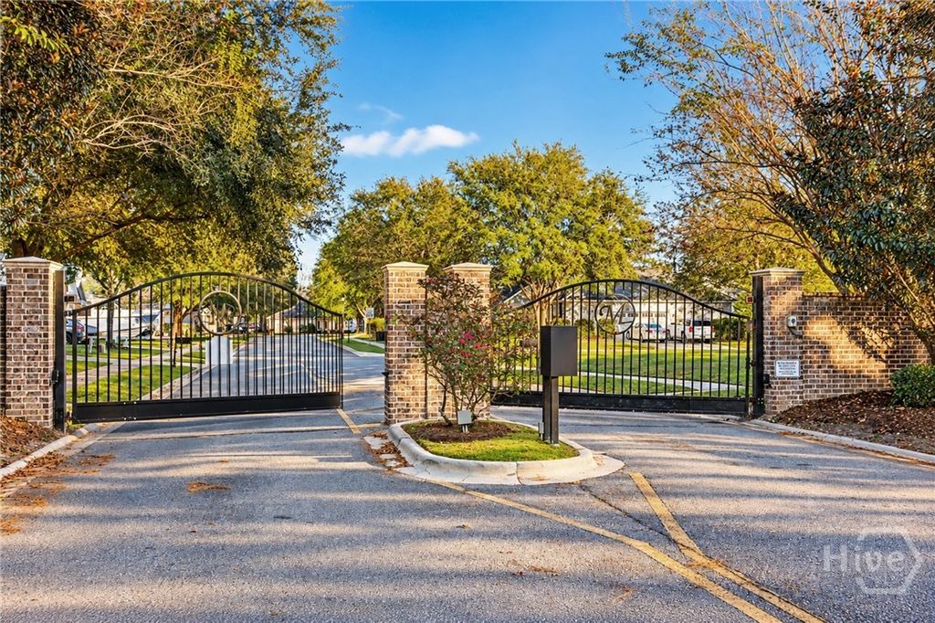 Image 69 of property listing at 300 Mosswood Drive, Savannah, GA 31405