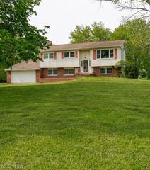 333 Kathleen Drive, Jefferson, OH 44047