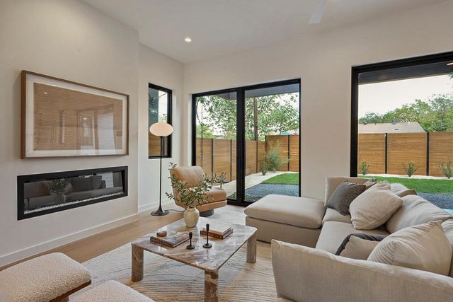 308 El Paso ST, Austin, TX 78704