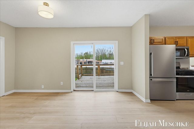 25 River Road NW, Sparta, MI 49345