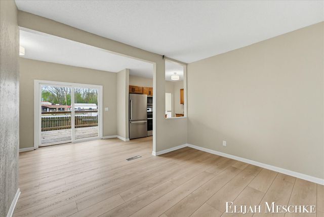 25 River Road NW, Sparta, MI 49345