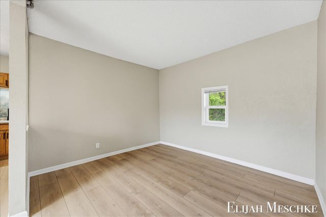 25 River Road NW, Sparta, MI 49345