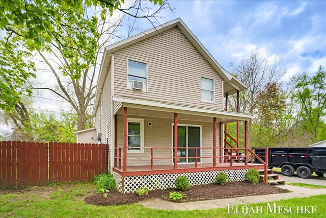 25 River Road NW, Sparta, MI 49345