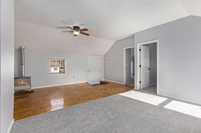 25 River Road NW, Sparta, MI 49345