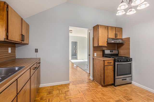 25 River Road NW, Sparta, MI 49345
