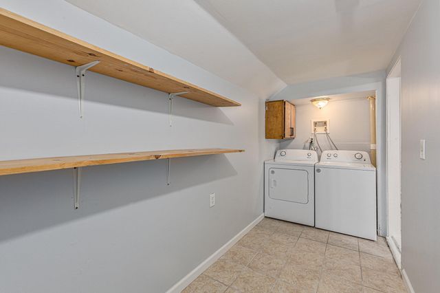 25 River Road NW, Sparta, MI 49345