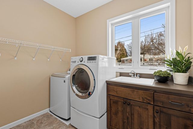 3517 Siems Court, Arden Hills, MN 55112