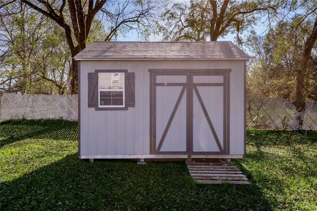 457 W 4th Street, Groveton, TX 75845