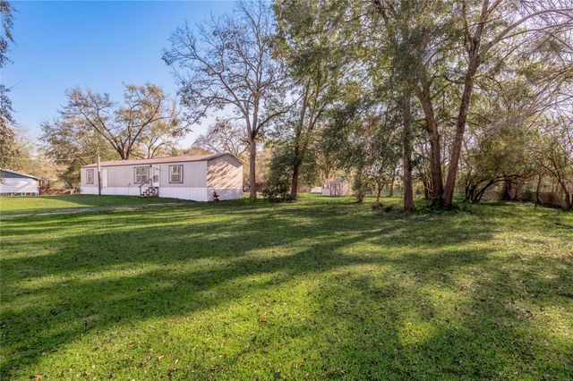 457 W 4th Street, Groveton, TX 75845