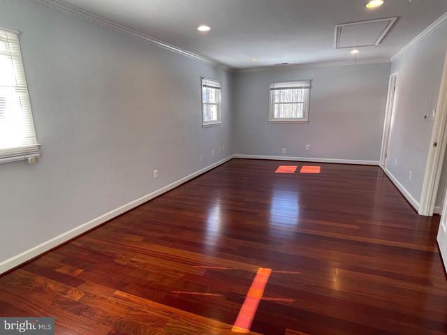 5300 SUMMIT DR, Fairfax, VA 22030