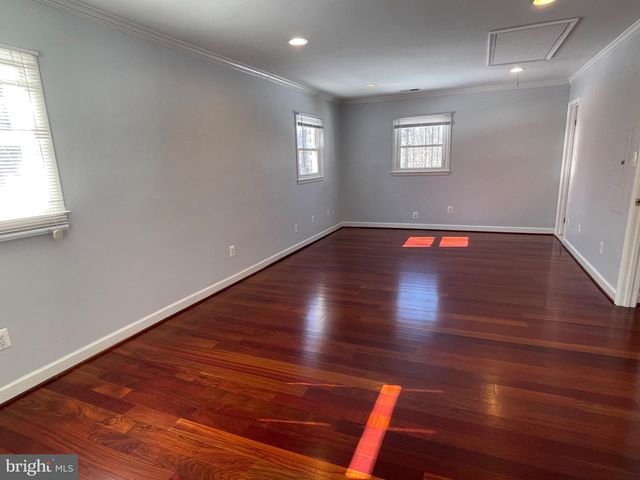 5300 SUMMIT DR, Fairfax, VA 22030