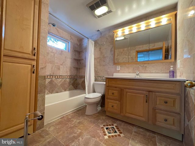 5300 SUMMIT DR, Fairfax, VA 22030